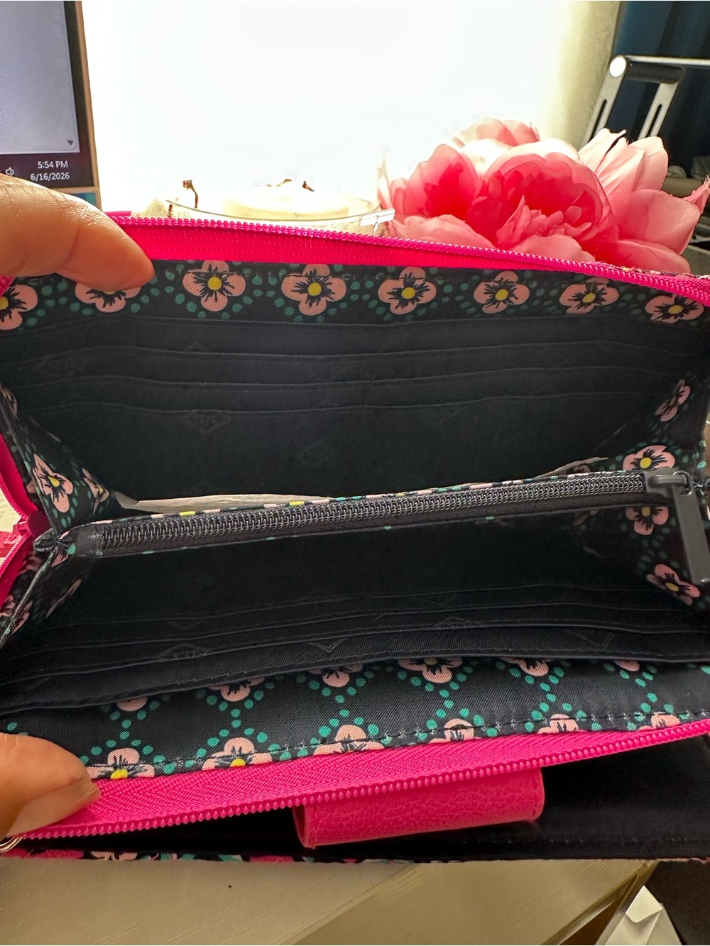 Deluxe Edition Vera Bradley Kaleidoscope RFID Wristlet Crossbody - Picture 7 of 14